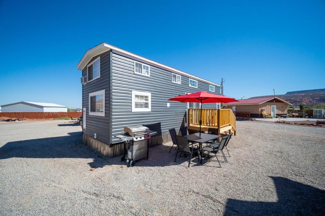 Funstays Glamping Tiny House W Loft - Site 2 Moab Exterior photo