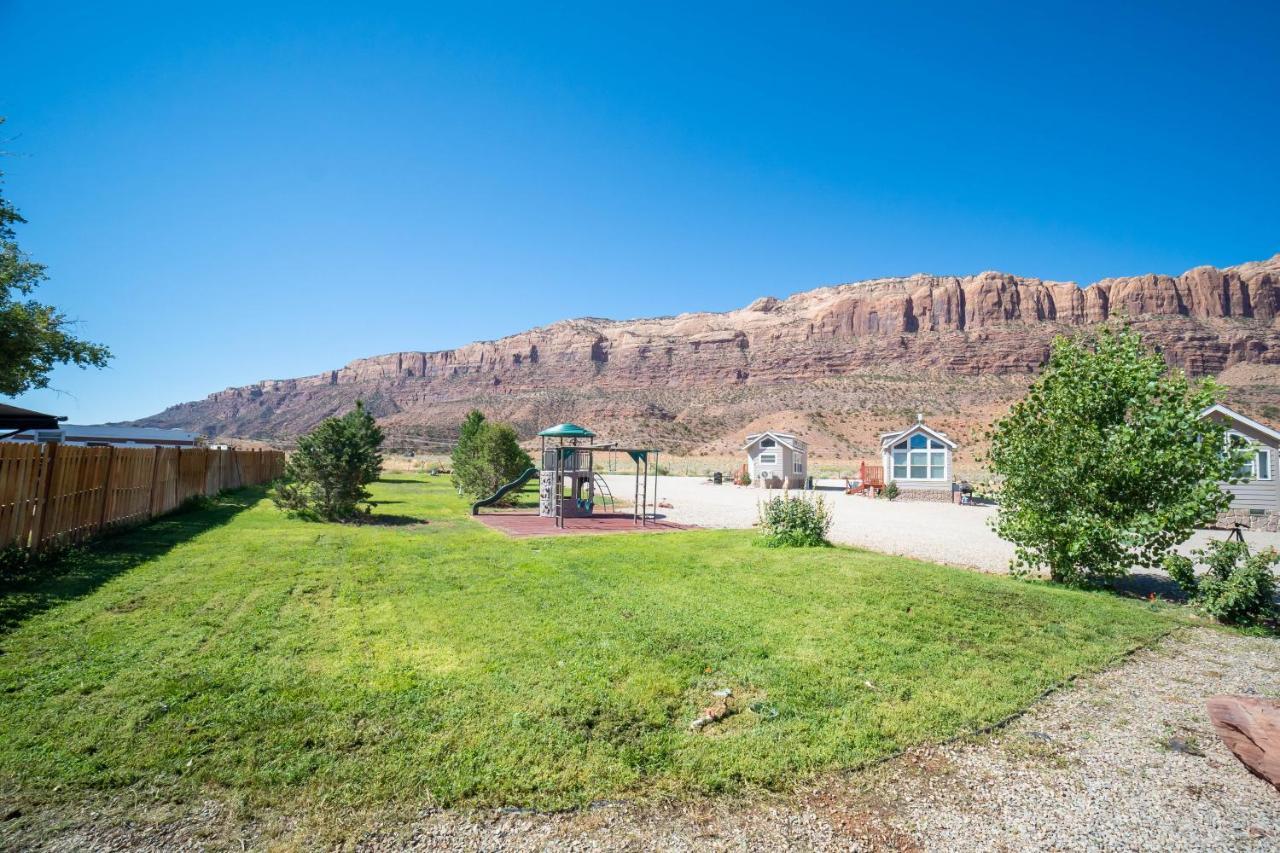 Funstays Glamping Tiny House W Loft - Site 2 Moab Exterior photo